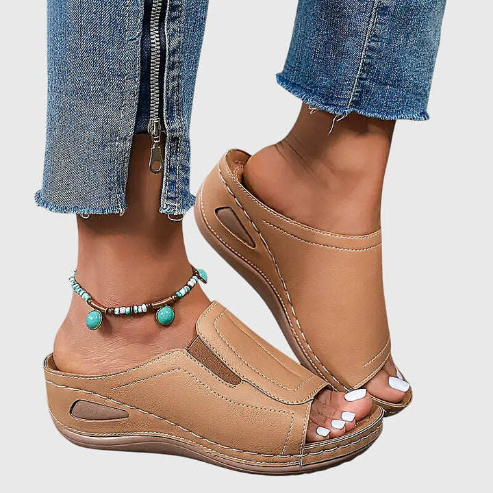 Aretha™ | Comfort-Focused Orthopedic Sandals