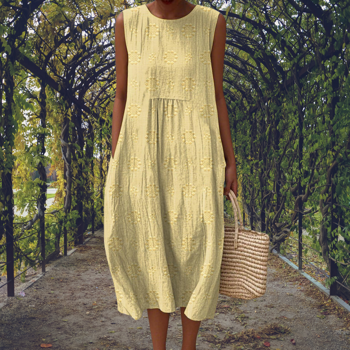 Kira | Chic Sleeveless Dress Featuring Convenient Pockets
