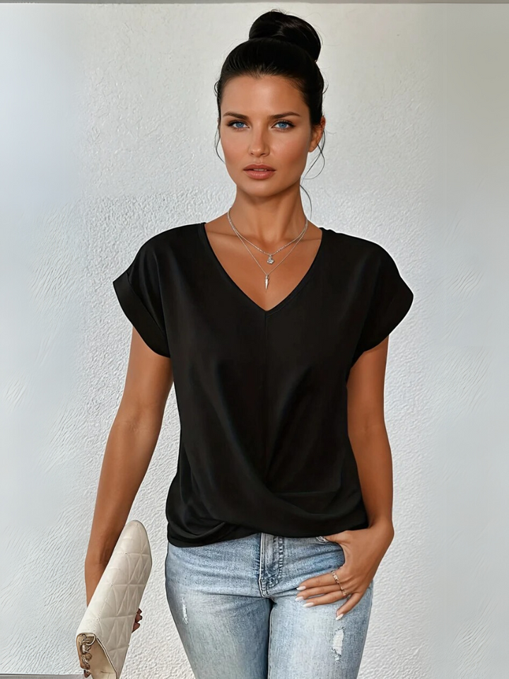 Zoe - Casual T-Shirt with Sweetheart Neckline