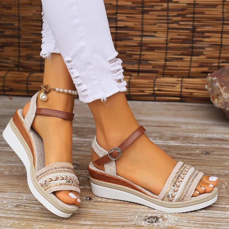 Carminae - Relaxed Sandals for Everyday Wear